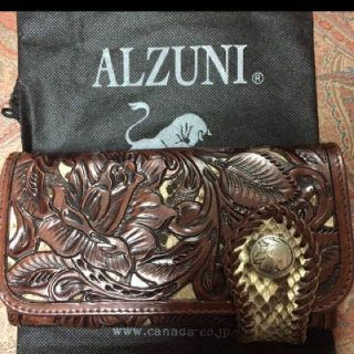 アリゾナ(ARIZONA)のALZUNI☆パイソン☆カービング財布☆美品☆(長財布)