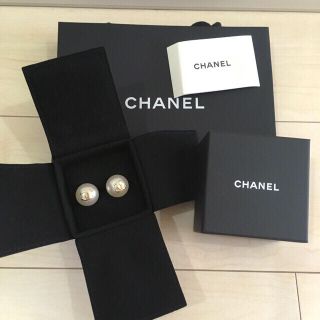 シャネル(CHANEL)のあさみん様専用【新品・完売品】CHANEL ビッグピアス2017コレクション(ピアス)