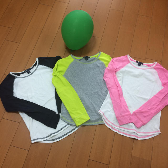 GAP Kids(ギャップキッズ)のGAP ロンT 3色セット キッズ/ベビー/マタニティのキッズ服女の子用(90cm~)(Tシャツ/カットソー)の商品写真