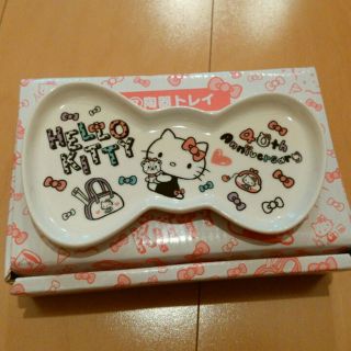 サンリオ(サンリオ)の☆キティちゃん　陶器トレイ(小物入れ)