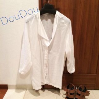 ドゥドゥ(DouDou)のDouDou 美品シャツ(シャツ/ブラウス(長袖/七分))