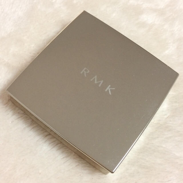 RMK(アールエムケー)のRMK ゴールドインプレッション イルミネーター ハイライター 2015限定 コスメ/美容のベースメイク/化粧品(フェイスカラー)の商品写真