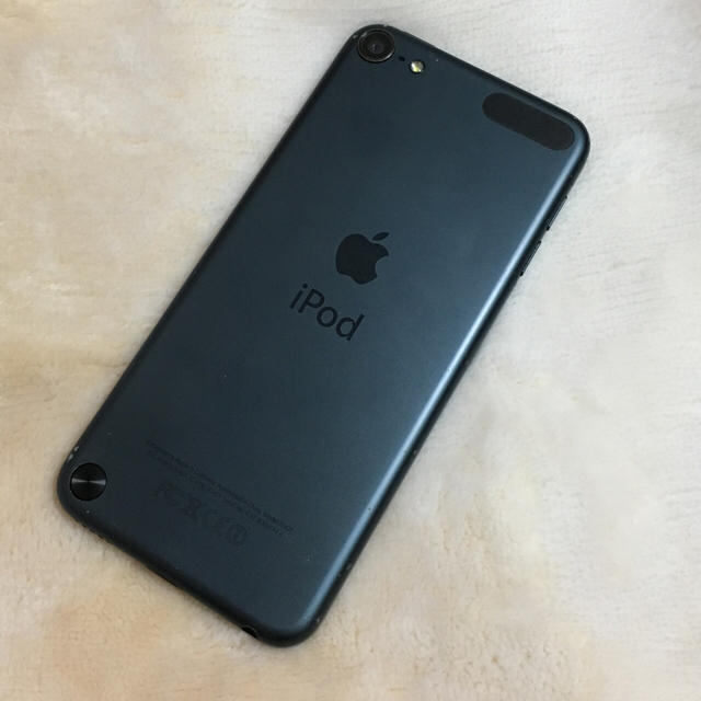 Apple(アップル)の（ヒサシ様用）iPod touch 32GB MD723J/A 中古 スマホ/家電/カメラのオーディオ機器(ポータブルプレーヤー)の商品写真