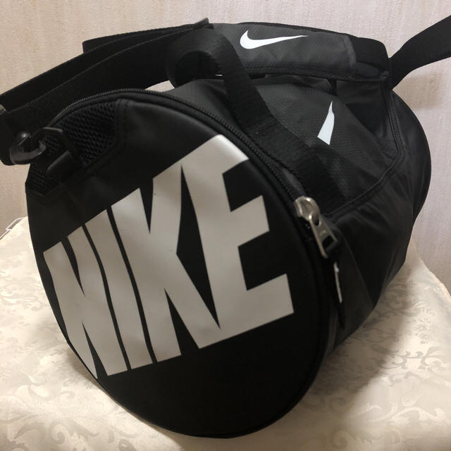 NIKEドラム型ミニボストンバッグ