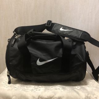 ナイキ(NIKE)のNIKEドラム型ミニボストンバッグ(ボストンバッグ)