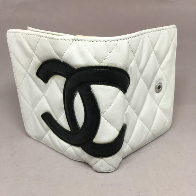 CHANEL(シャネル)の【tas0’shop様専用】シャネル  カンボンライン  白財布 レディースのファッション小物(財布)の商品写真