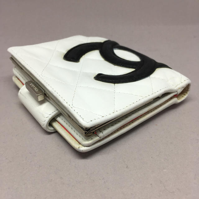 CHANEL(シャネル)の【tas0’shop様専用】シャネル  カンボンライン  白財布 レディースのファッション小物(財布)の商品写真