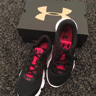 アンダーアーマー(UNDER ARMOUR)のアンダーアーマー  UNDER ARMOUR スニーカー23センチ(スニーカー)