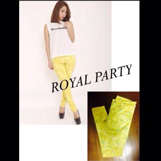 ロイヤルパーティー(ROYAL PARTY)の今季 転写フラワースキニーパンツ(デニム/ジーンズ)