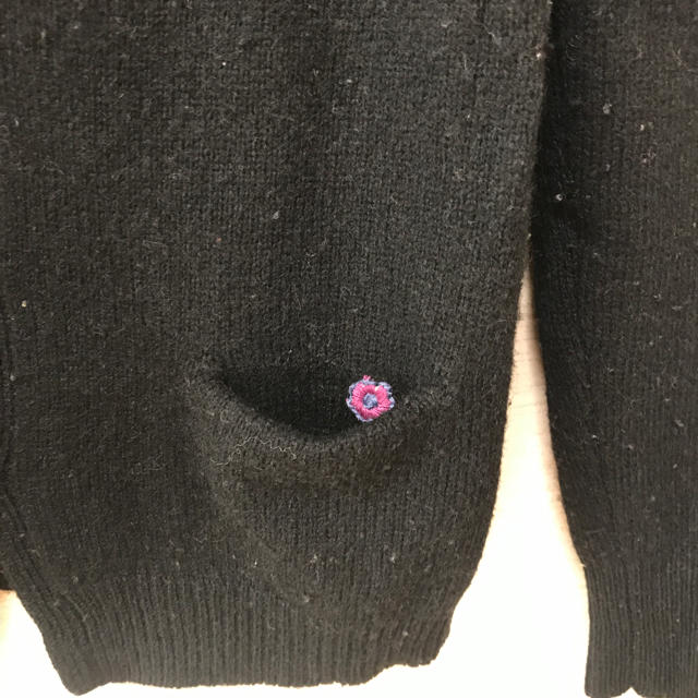 bulle de savon(ビュルデサボン)の【値下】お花の黒カーディガン【刺繍】 レディースのトップス(カーディガン)の商品写真