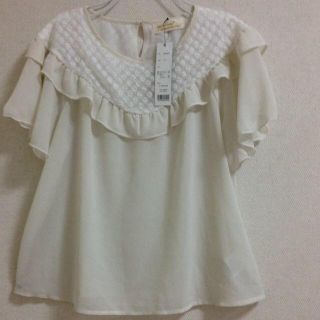 ダブルクローゼット(w closet)のw closetフリルブラウス(シャツ/ブラウス(半袖/袖なし))