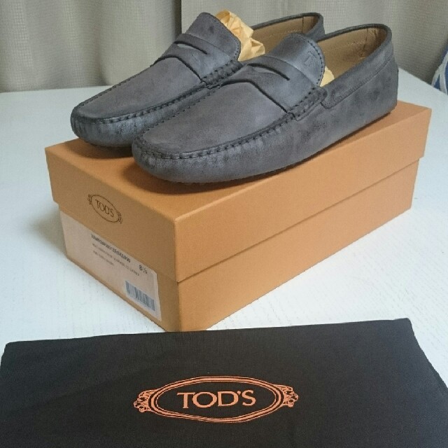 TOD'S(トッズ)の新品 正規品 高級品 TOD'S トッズ ドライビングシューズ デッキシューズ メンズの靴/シューズ(スリッポン/モカシン)の商品写真