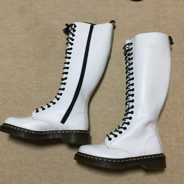 Dr.Martens - 新品 Dr. Martens ドクターマーチン 20ホール 白 ロング
