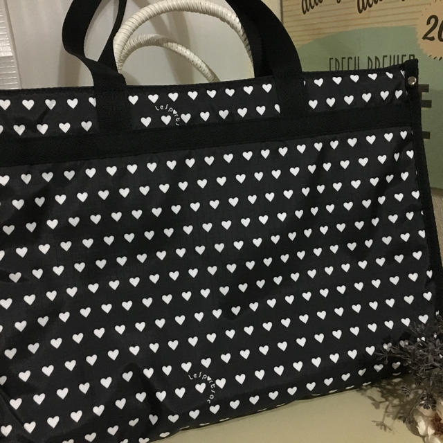 LeSportsac(レスポートサック)の☆レスポートサック ハート 新品 未使用 バック☆ レディースのバッグ(トートバッグ)の商品写真