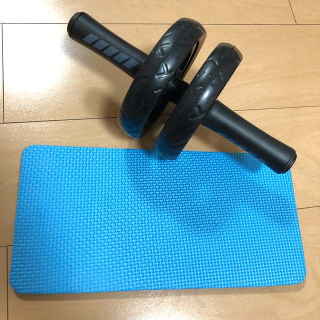 【送料込】腹筋 トレーニング コスメ/美容のダイエット(エクササイズ用品)の商品写真