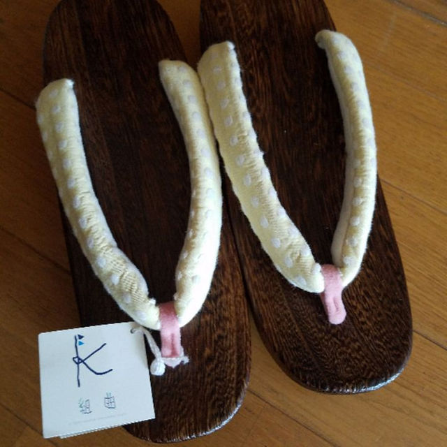 kumikyoku（組曲）(クミキョク)の新品　組曲の下駄　定価8190円　Lサイズ　浴衣に レディースの水着/浴衣(浴衣)の商品写真