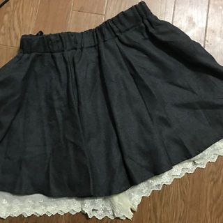 ２回着用のみ☆女児150スカート（濃いグレー）レースがかわいい(スカート)