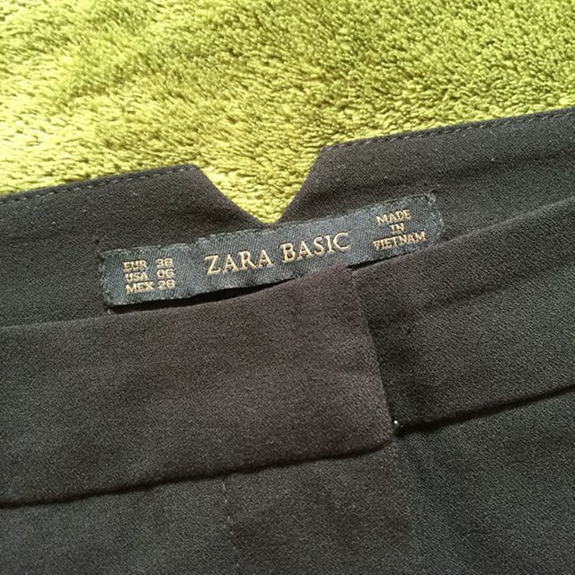 ZARA(ザラ)の専用★新品★送料込★ZARA ザラ タックテーパードパンツ ENFOLD風 レディースのパンツ(サルエルパンツ)の商品写真