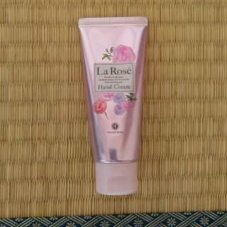 ハウスオブローゼ(HOUSE OF ROSE)の【新品】HOUSE ROSE ハンドクリーム　La Rose (ハンドクリーム)