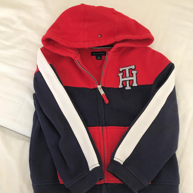 TOMMY HILFIGER(トミーヒルフィガー)のTOMMY HILFIGER トミー キッズ/ベビー/マタニティのキッズ服男の子用(90cm~)(ジャケット/上着)の商品写真