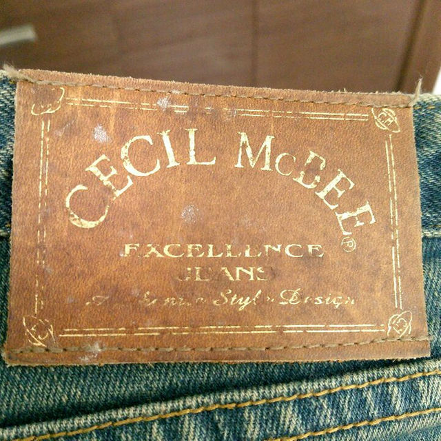 CECIL McBEE(セシルマクビー)のCECIL McBEE デニムパンツ レディースのパンツ(デニム/ジーンズ)の商品写真