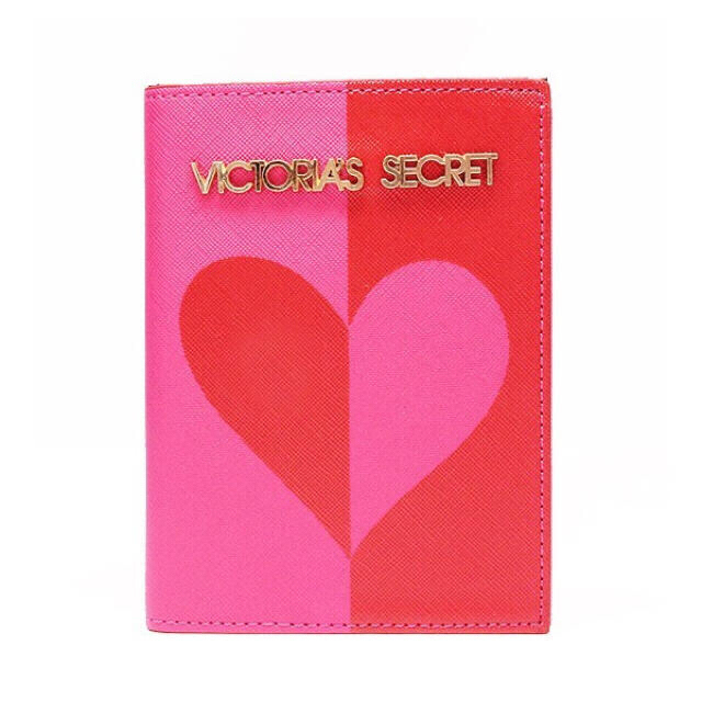 Victoria's Secret(ヴィクトリアズシークレット)の【新品/送料込】パスポートケース★ヴィクトリアシークレット★管理番号f8s21 インテリア/住まい/日用品の日用品/生活雑貨/旅行(旅行用品)の商品写真