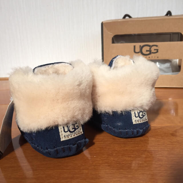 UGG(アグ)の新品UGG♡ベビーシューズ キッズ/ベビー/マタニティのベビー靴/シューズ(~14cm)(ブーツ)の商品写真