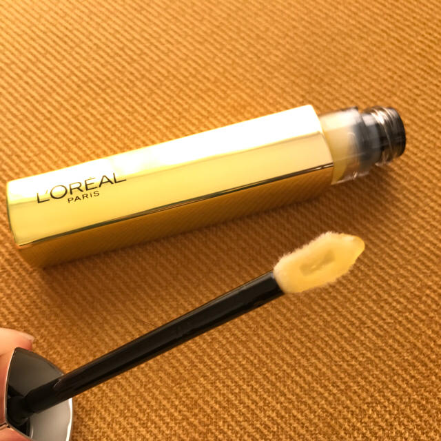 L'Oreal Paris(ロレアルパリ)のロレアルパリ ユイルカレス イエロー コスメ/美容のベースメイク/化粧品(リップグロス)の商品写真