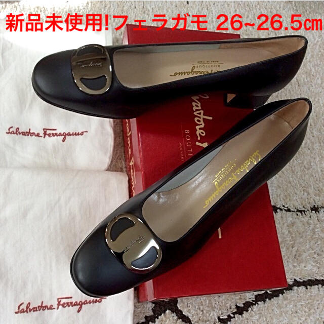 Salvatore Ferragamo(サルヴァトーレフェラガモ)の新品未使用!フェラガモ シルバーガンチーニ 9 1/2~26-26.5㎝相当 レディースの靴/シューズ(ハイヒール/パンプス)の商品写真