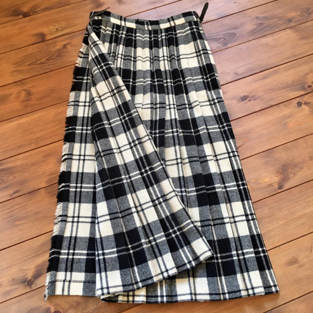 UNITED ARROWS(ユナイテッドアローズ)のスコットランド製  チェック☆ラップスカート レディースのスカート(ひざ丈スカート)の商品写真