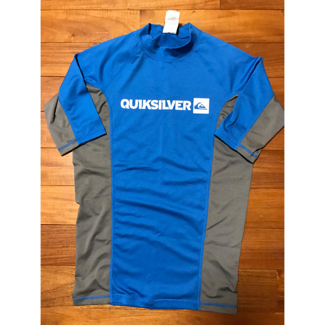 QUIKSILVER(クイックシルバー)の【美品】QUIKSILVER★クイックシルバー★サイズM スポーツ/アウトドアのスポーツ/アウトドア その他(サーフィン)の商品写真