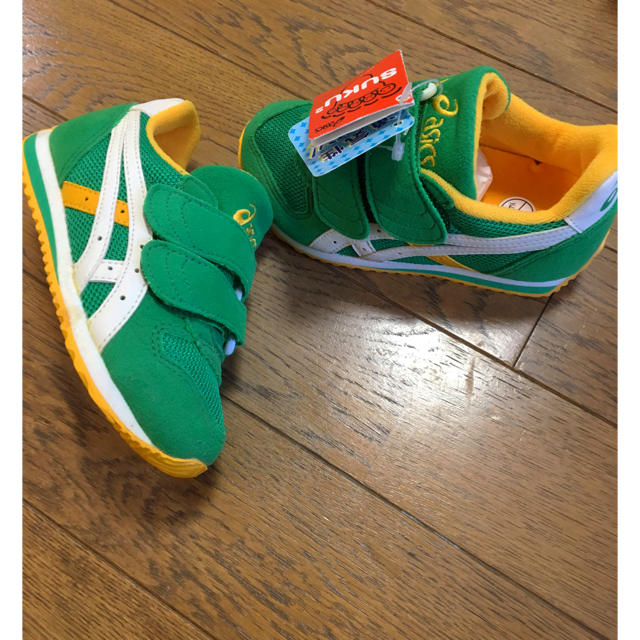 asics(アシックス)のアシックス すくすく 15 未使用品 キッズ/ベビー/マタニティのキッズ靴/シューズ(15cm~)(スニーカー)の商品写真