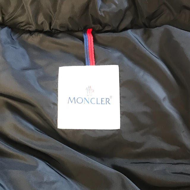 MONCLER(モンクレール)のMONCLER ベスト  美品 レディースのジャケット/アウター(ダウンベスト)の商品写真