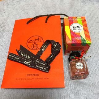 エルメス(Hermes)のエルメス 香水 ツウィリー ド エルメス 30ml 新品 試供品のオマケ付き(香水(女性用))