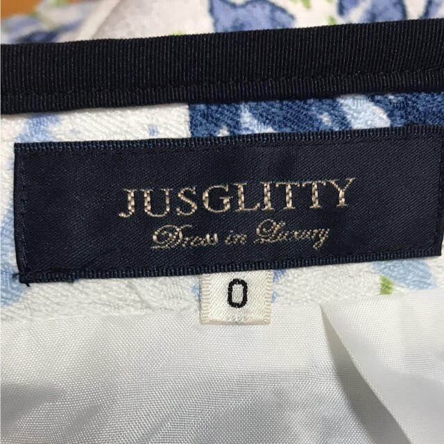 JUSGLITTY(ジャスグリッティー)のジャスグリッティ 花柄タイトスカート レディースのスカート(ミニスカート)の商品写真