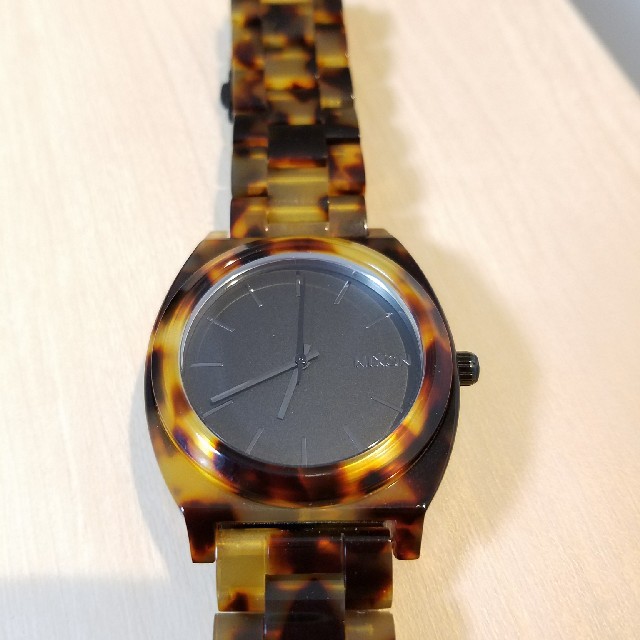 NIXON(ニクソン)のNIXON　鼈甲柄 メンズの時計(腕時計(アナログ))の商品写真