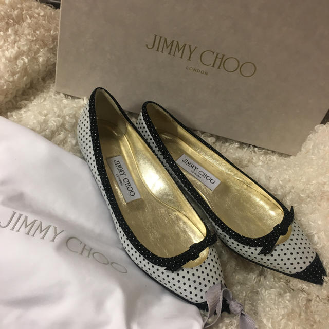 JIMMY CHOO(ジミーチュウ)の新品未使用 ❤︎ 定価 75600 ジミーチュー ❤︎ ドット リボン パンプス レディースの靴/シューズ(その他)の商品写真