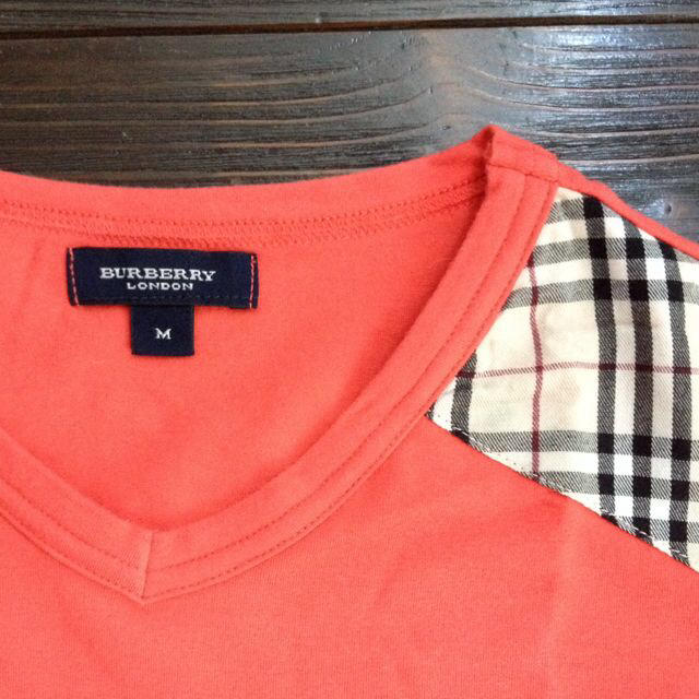 BURBERRY(バーバリー)のバーバリーオレンジTシャツ レディースのトップス(Tシャツ(半袖/袖なし))の商品写真