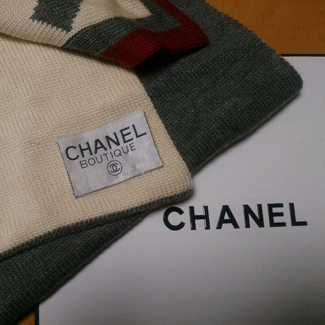 未使用60%オフ【CHANEL シャネルBIGココマークリバーシブルマフラー