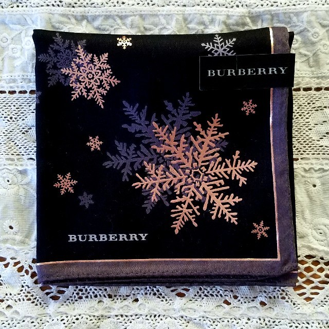 BURBERRY(バーバリー)のBURBERRY バーバリー ハンカチ 新品 レディースのファッション小物(ハンカチ)の商品写真