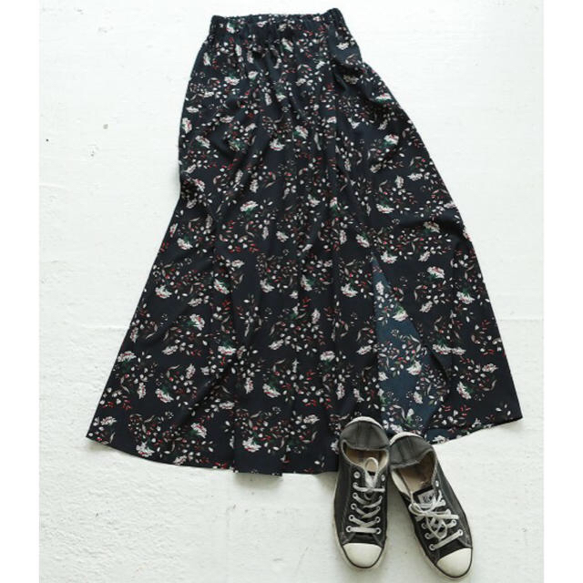 TODAYFUL(トゥデイフル)のTODAYFUL フラワースリットスカート レディースのスカート(ロングスカート)の商品写真