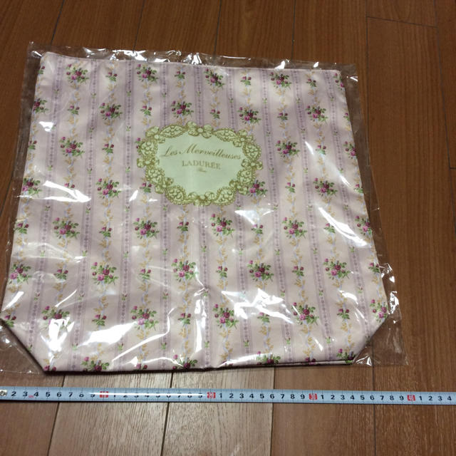 Les Merveilleuses LADUREE(レメルヴェイユーズラデュレ)のLADUREE ラデュレ ビッグトートバッグ エコバッグ レディースのバッグ(トートバッグ)の商品写真