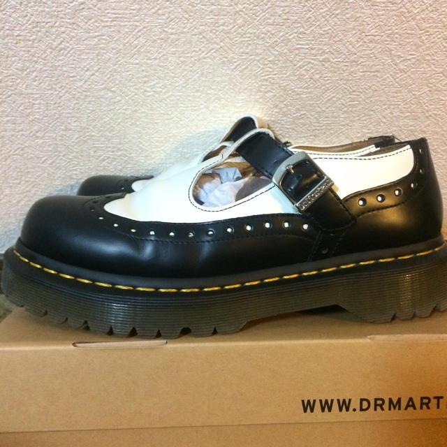 Dr.Martens(ドクターマーチン)のDr.Martens ドクターマーチン バイカラー シューズ 白黒 UK6 レディースの靴/シューズ(ローファー/革靴)の商品写真