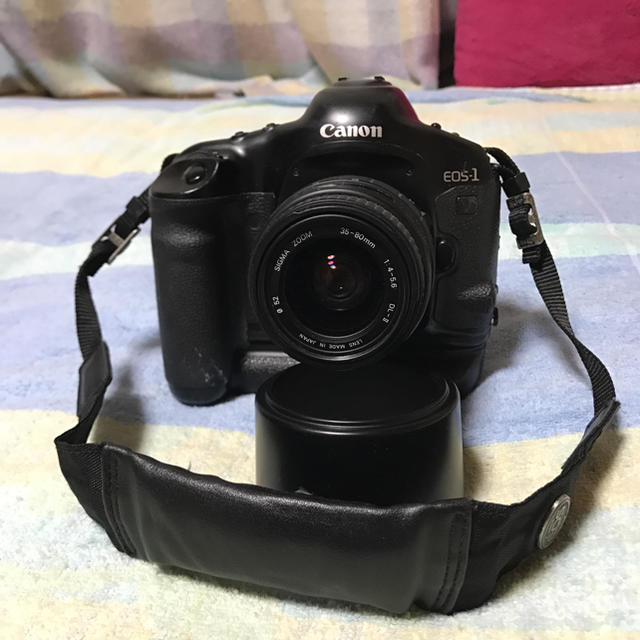 Canon(キヤノン)のCanon EOS 1 V  中古品 キズ汚れありフィルムカメラ スマホ/家電/カメラのカメラ(フィルムカメラ)の商品写真