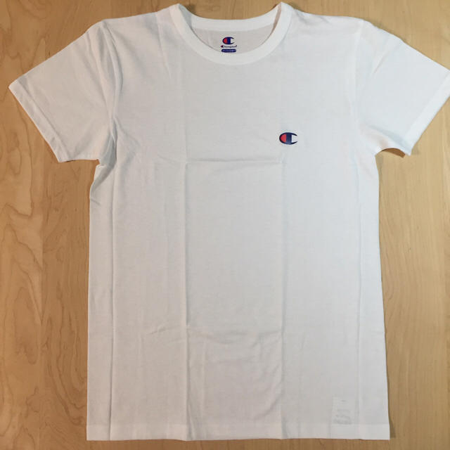 Champion(チャンピオン)のチャンピオン Tシャツ レディースＭ相当 ボーイズ 新品 未使用 レディースのトップス(Tシャツ(半袖/袖なし))の商品写真