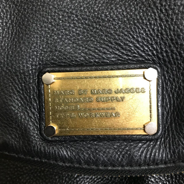 MARC BY MARC JACOBS(マークバイマークジェイコブス)の値下げしました！MARC BY MARC JACOBS 無地 ショルダーバッグ レディースのバッグ(ショルダーバッグ)の商品写真