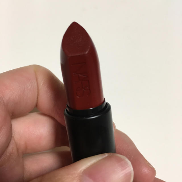 NARS(ナーズ)のNARS オーデイシャスリップスティック2830 コスメ/美容のベースメイク/化粧品(口紅)の商品写真