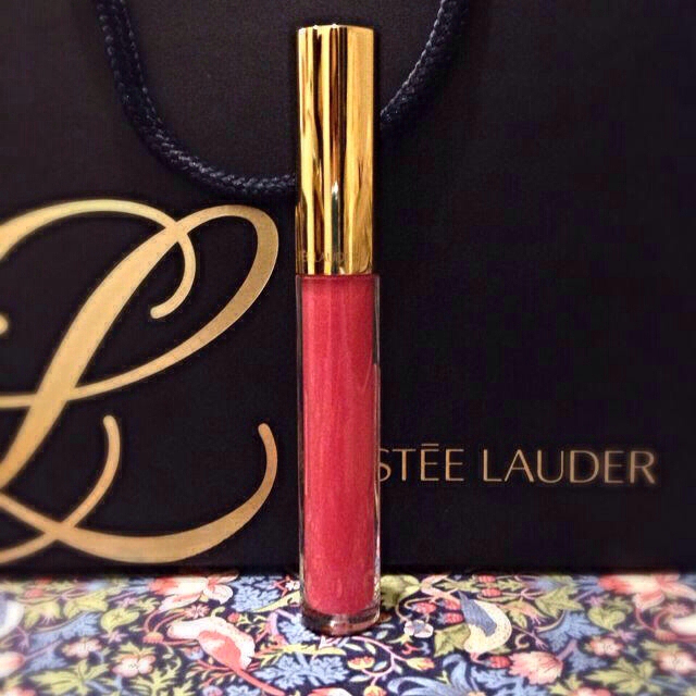 Estee Lauder(エスティローダー)の☆エスティローダー 新品リップグロス☆ コスメ/美容のベースメイク/化粧品(その他)の商品写真