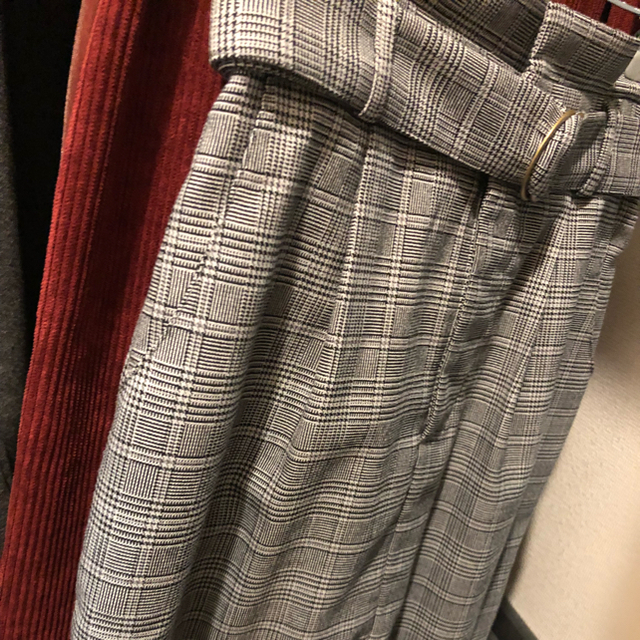 HONEYS(ハニーズ)のベルト付きスカート レディースのスカート(ひざ丈スカート)の商品写真
