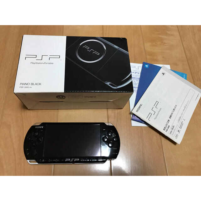 PlayStation Portable(プレイステーションポータブル)のPSP-3000 本体  ブラック  エンタメ/ホビーのゲームソフト/ゲーム機本体(携帯用ゲーム機本体)の商品写真